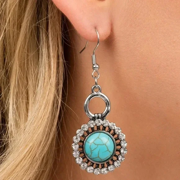 Badlands Treasure Hunt Necklace Set - Picture 8 of 11